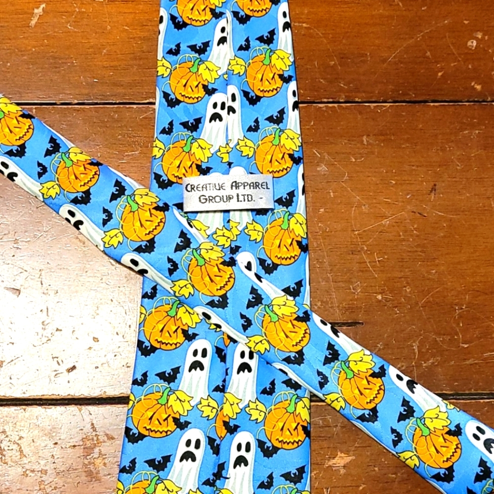Halloween Ghosts Bats Jack-O-Lantern Tie - Picture 3 of 3